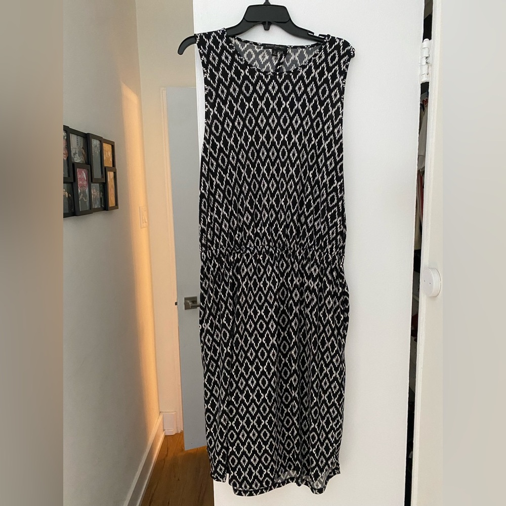 NWOT Banana Republic Factory Black & White Geometric Pattern Knit Column Dress